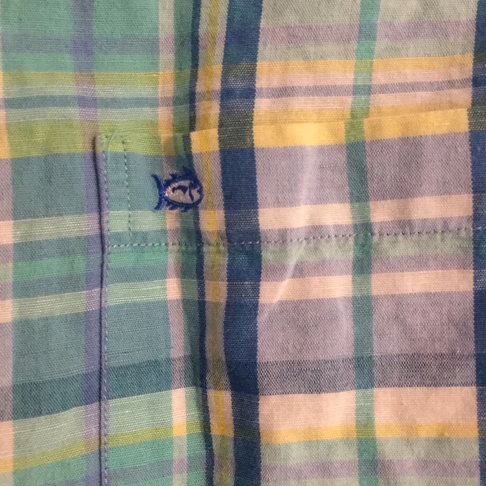 Men’s Southern Tide button down - Picture 3 of 3